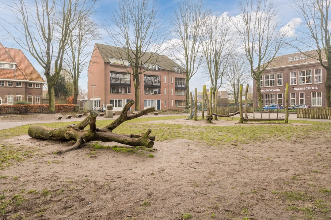 Photo 37 of Borneostraat 7