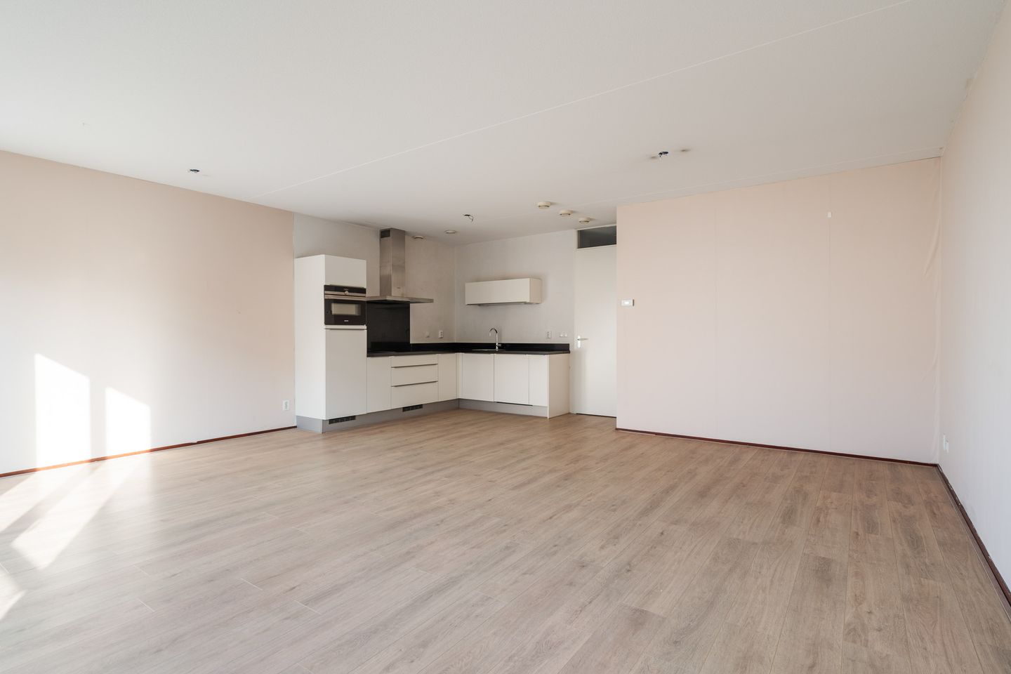 Foto 10 van Meerten Verhoffstraat 10-D21