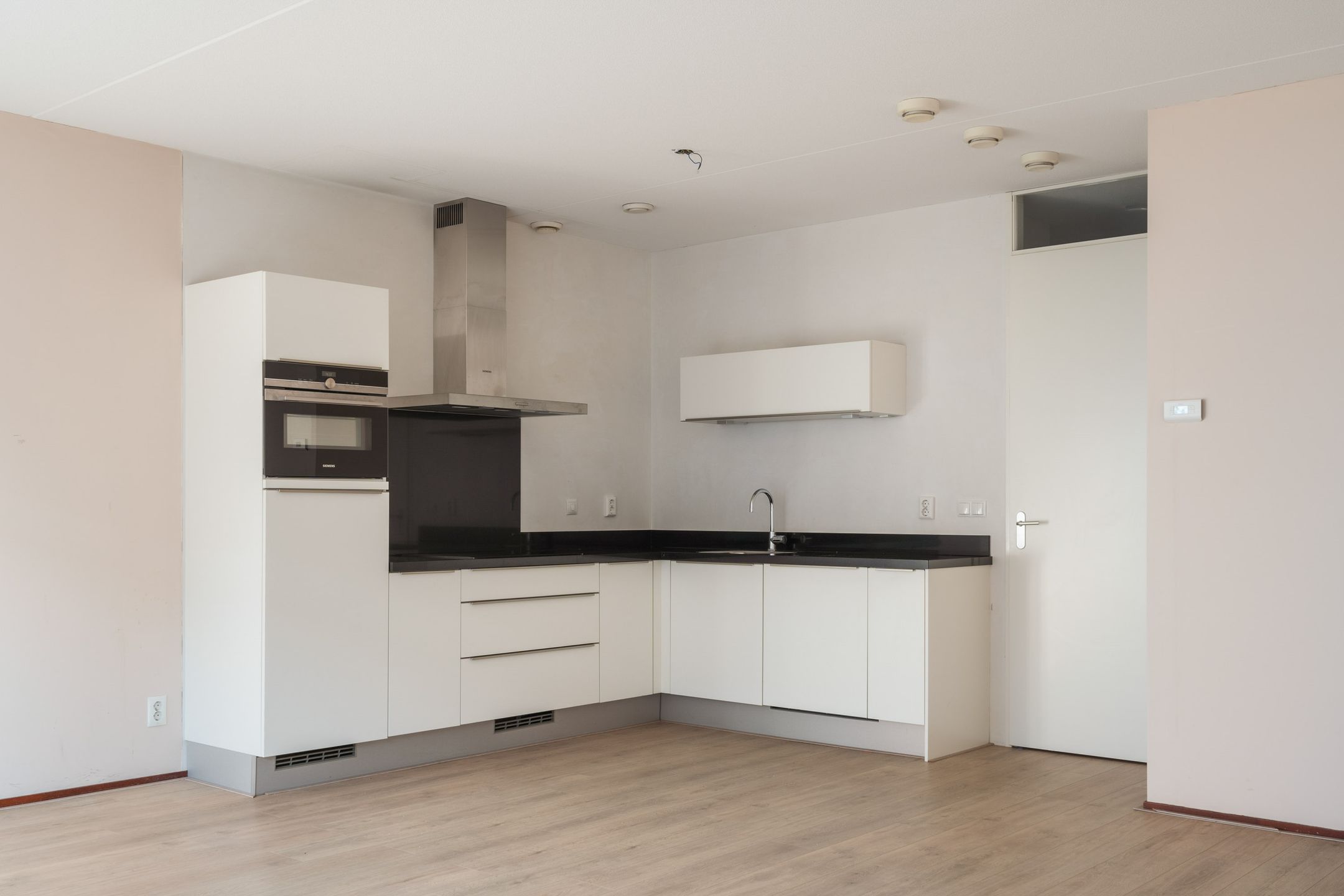 Foto 12 van Meerten Verhoffstraat 10-D21