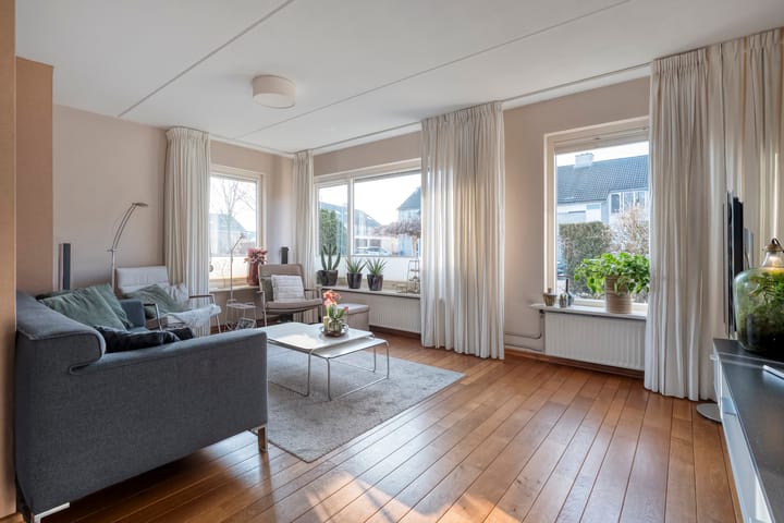 Photo 14 of Reiger 90