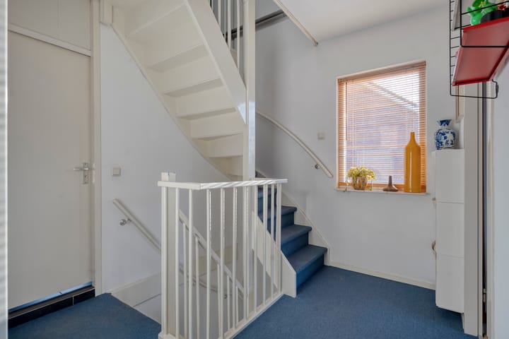 Photo 27 of Reiger 90