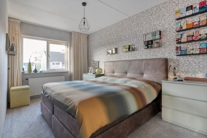 Photo 29 of Reiger 90