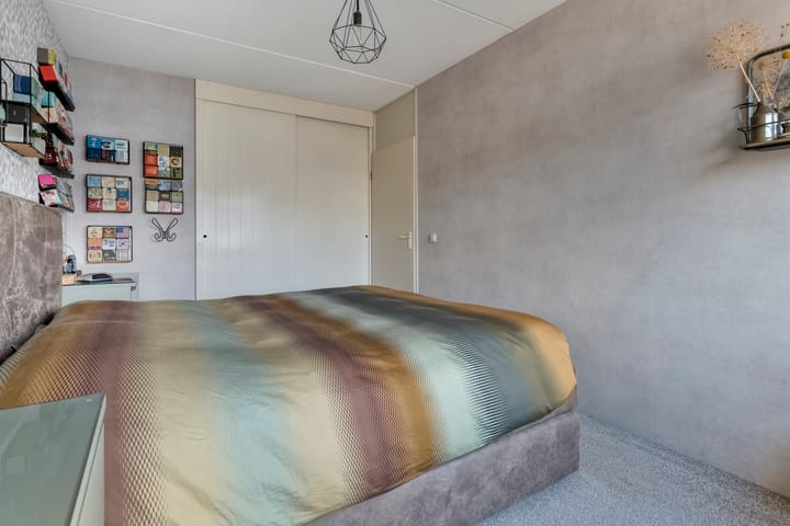 Photo 30 of Reiger 90