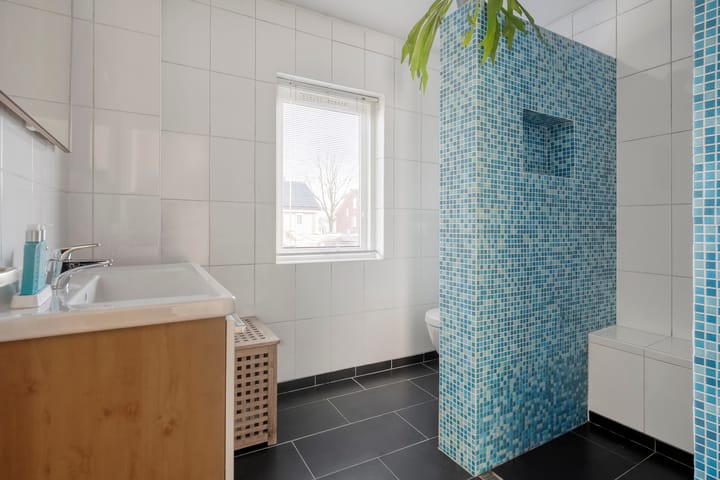 Photo 35 of Reiger 90