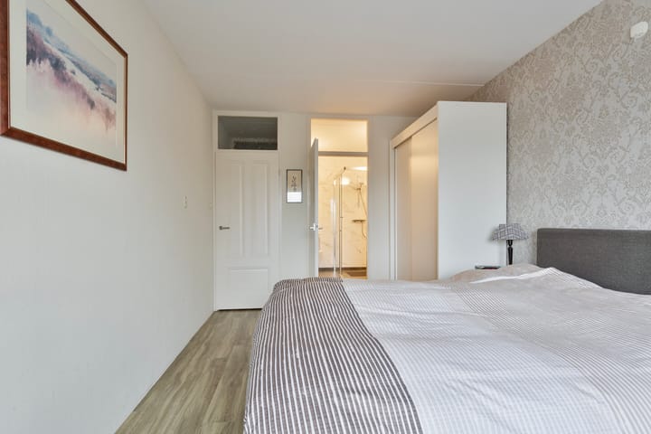 Photo 16 of Nobelstraat 46