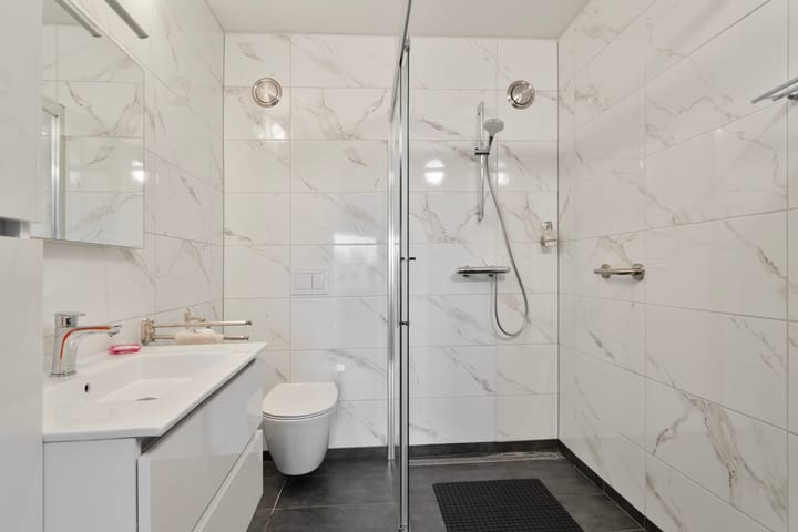 Photo 17 of Nobelstraat 46