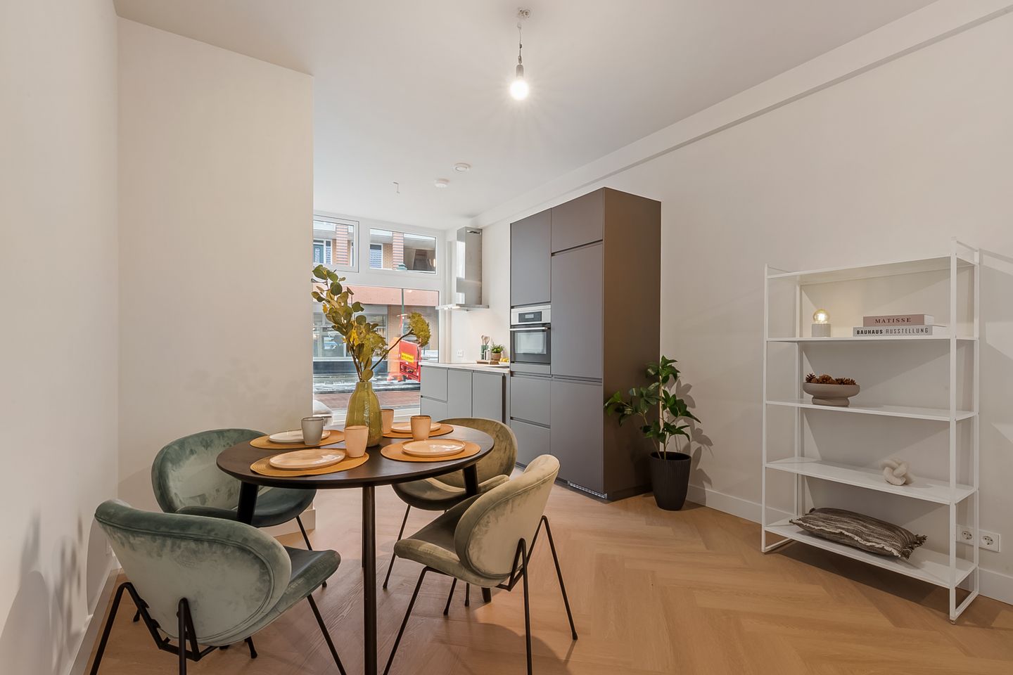 Foto 10 van Spoorstraat 12