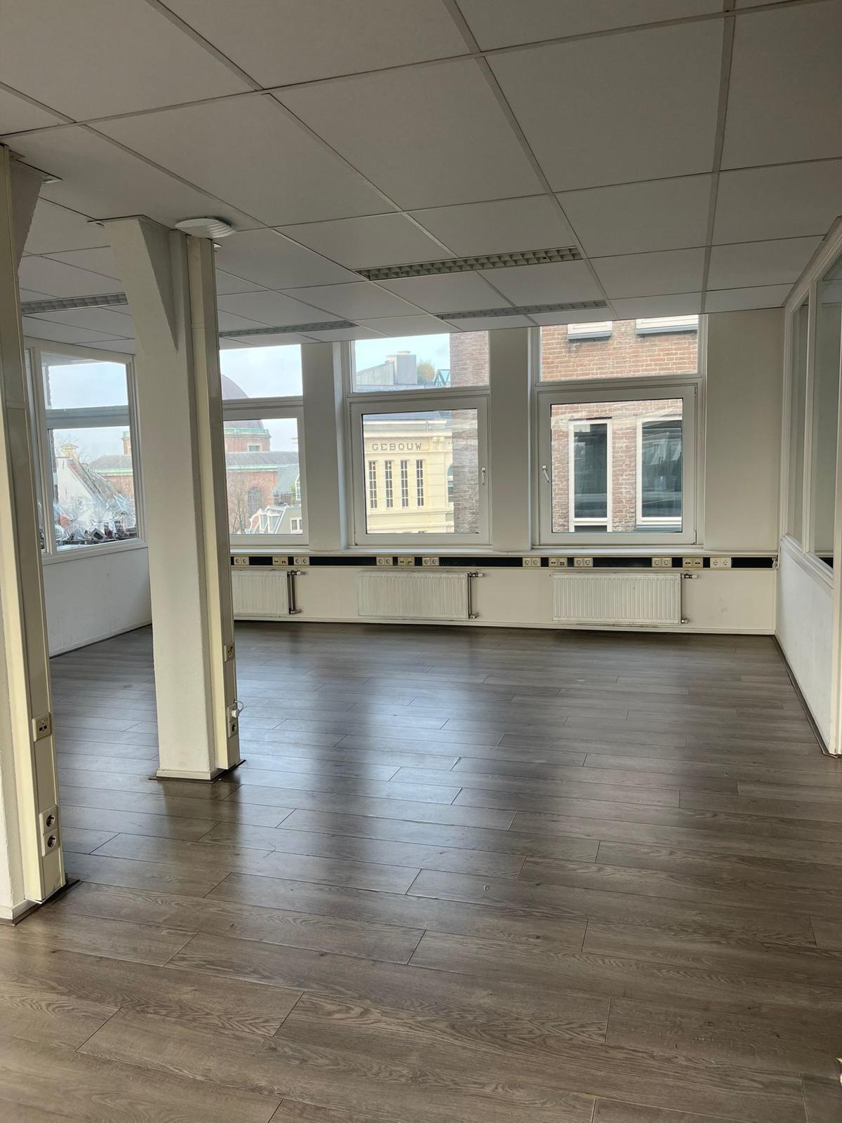 Bekijk foto 4 van Nieuwezijds Voorburgwal 21