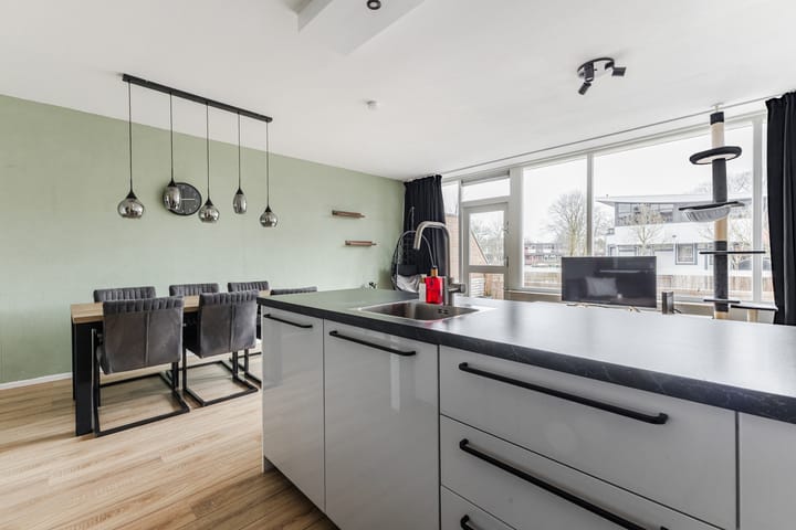 Foto 11 van Winkelwaard 228