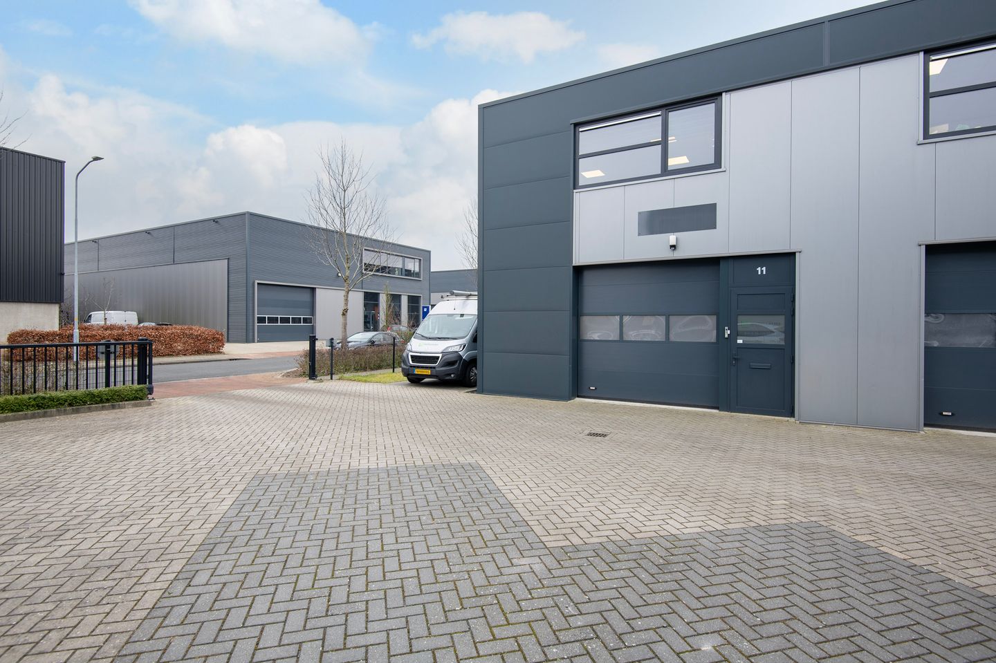 View photo 2 of Riddererf 11