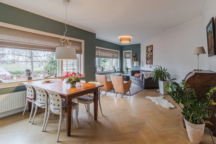 Photo 2 of Julianaplein 33