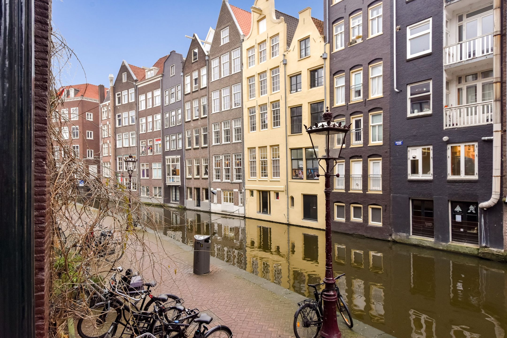 Photo 9 of Oudezijds Achterburgwal 14-B