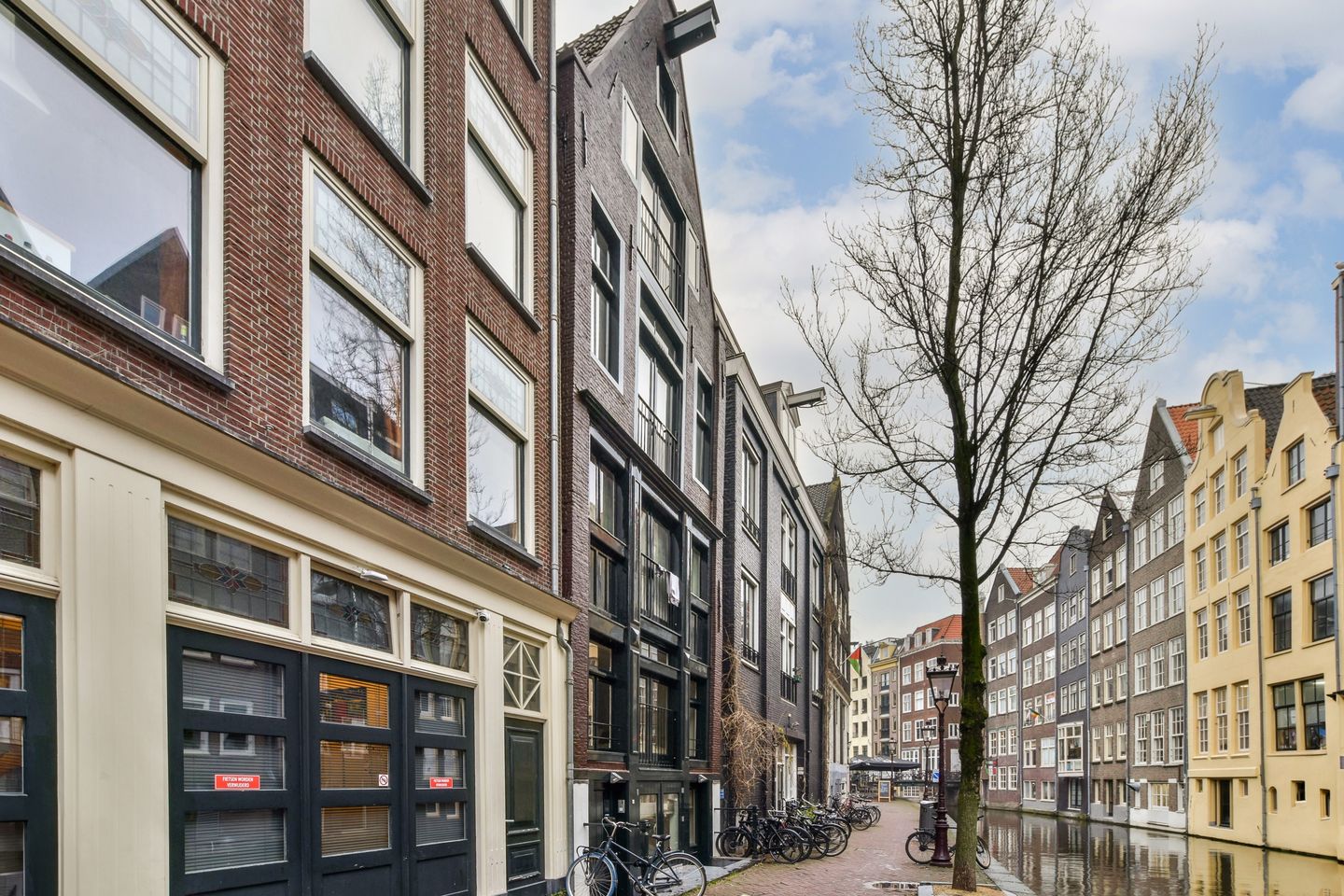 Photo 10 of Oudezijds Achterburgwal 14-B