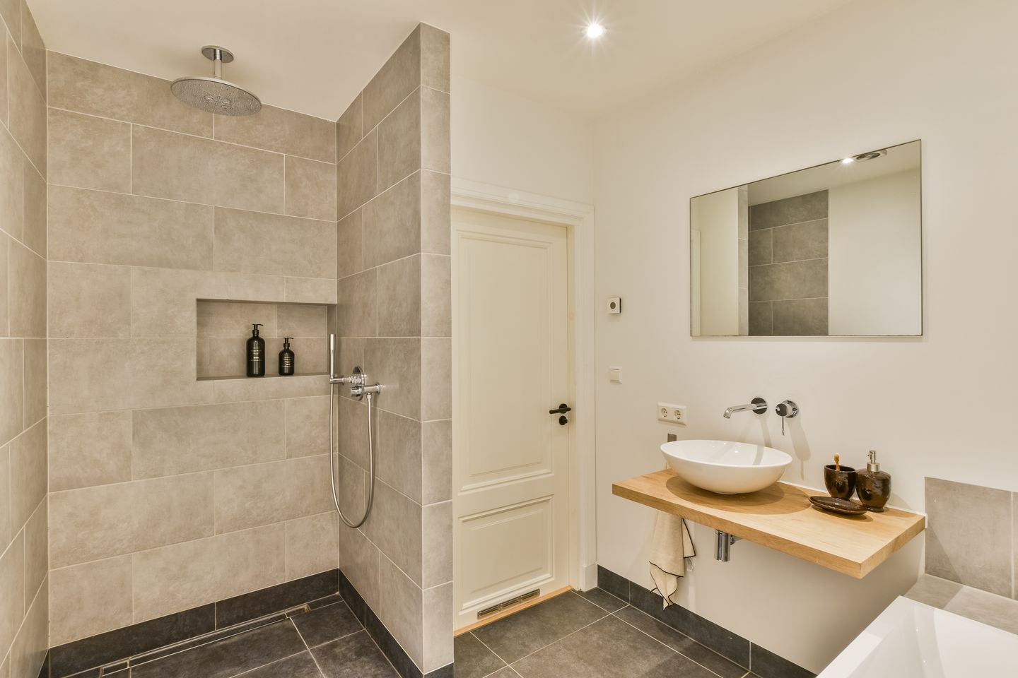 Photo 14 of Oudezijds Achterburgwal 14-B