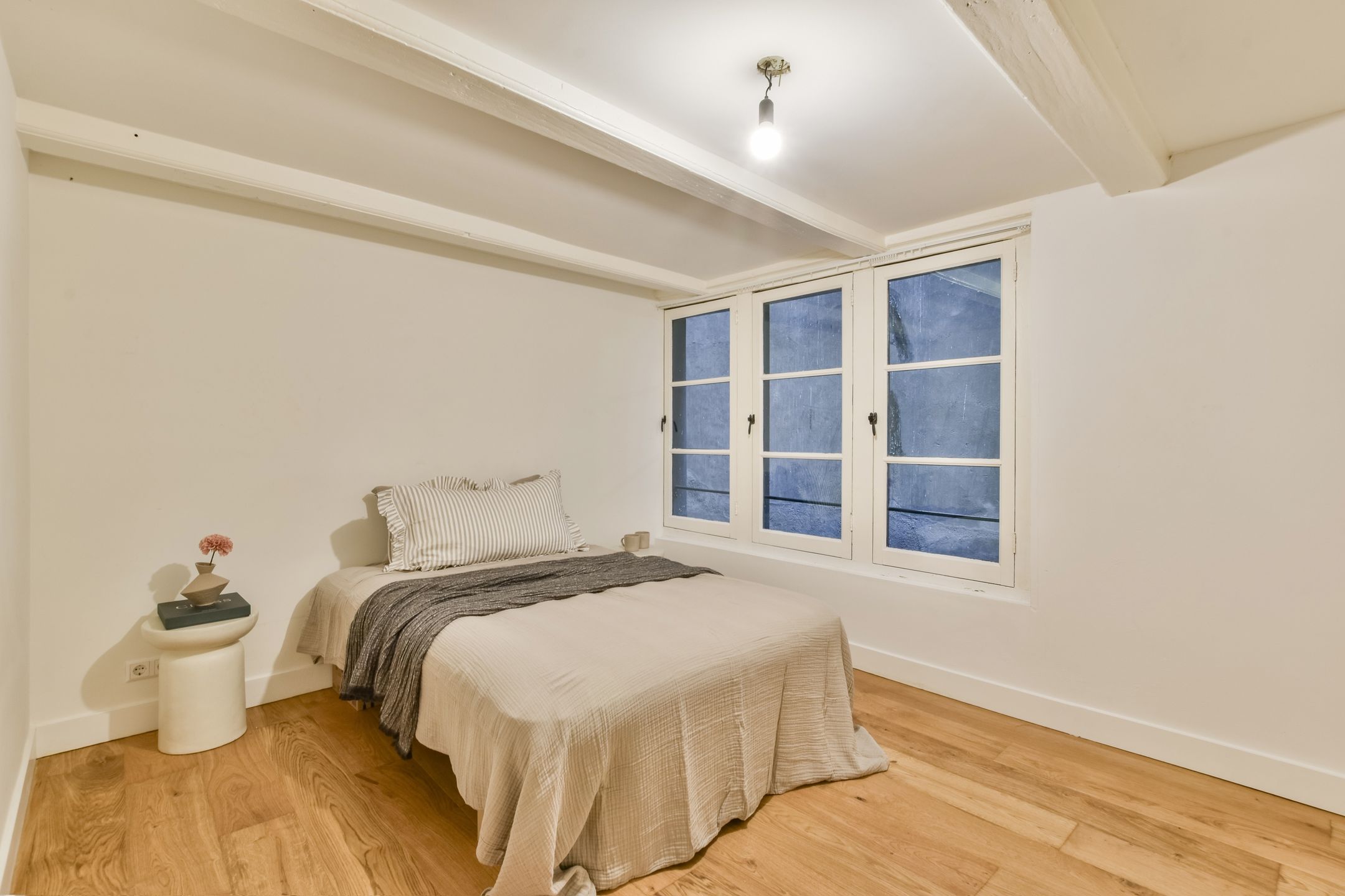 Photo 15 of Oudezijds Achterburgwal 14-B