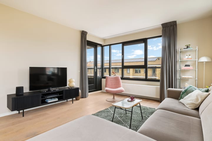 Photo 10 of Derkinderenstraat 176