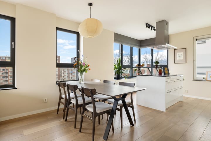 Photo 13 of Derkinderenstraat 176