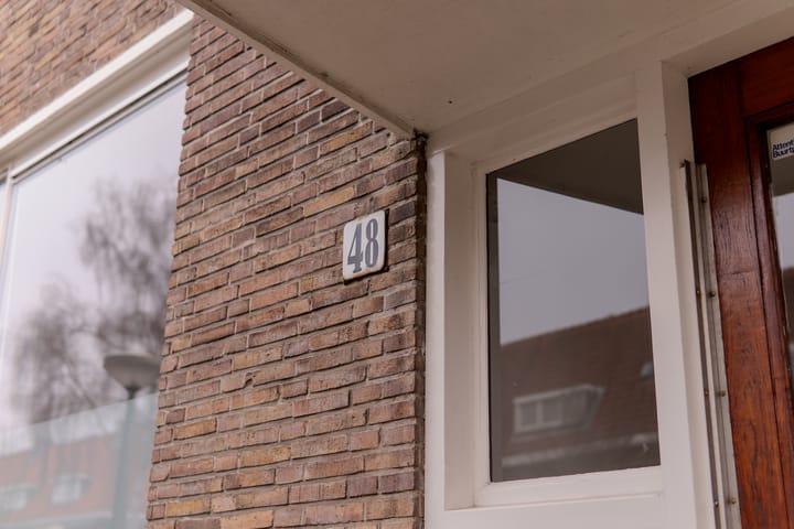 Photo 3 of Johannes van der Waalsstraat 48-1