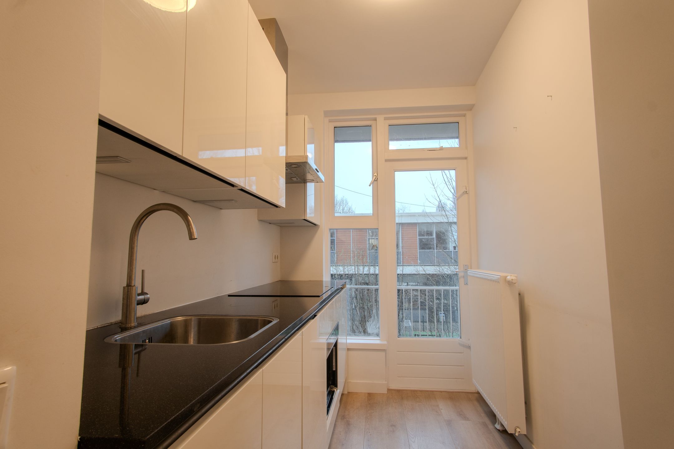 Foto 9 van Johannes van der Waalsstraat 48-1