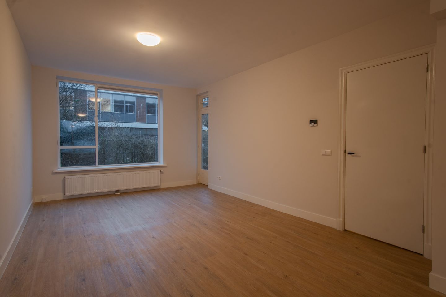 Photo 5 of Johannes van der Waalsstraat 56-H