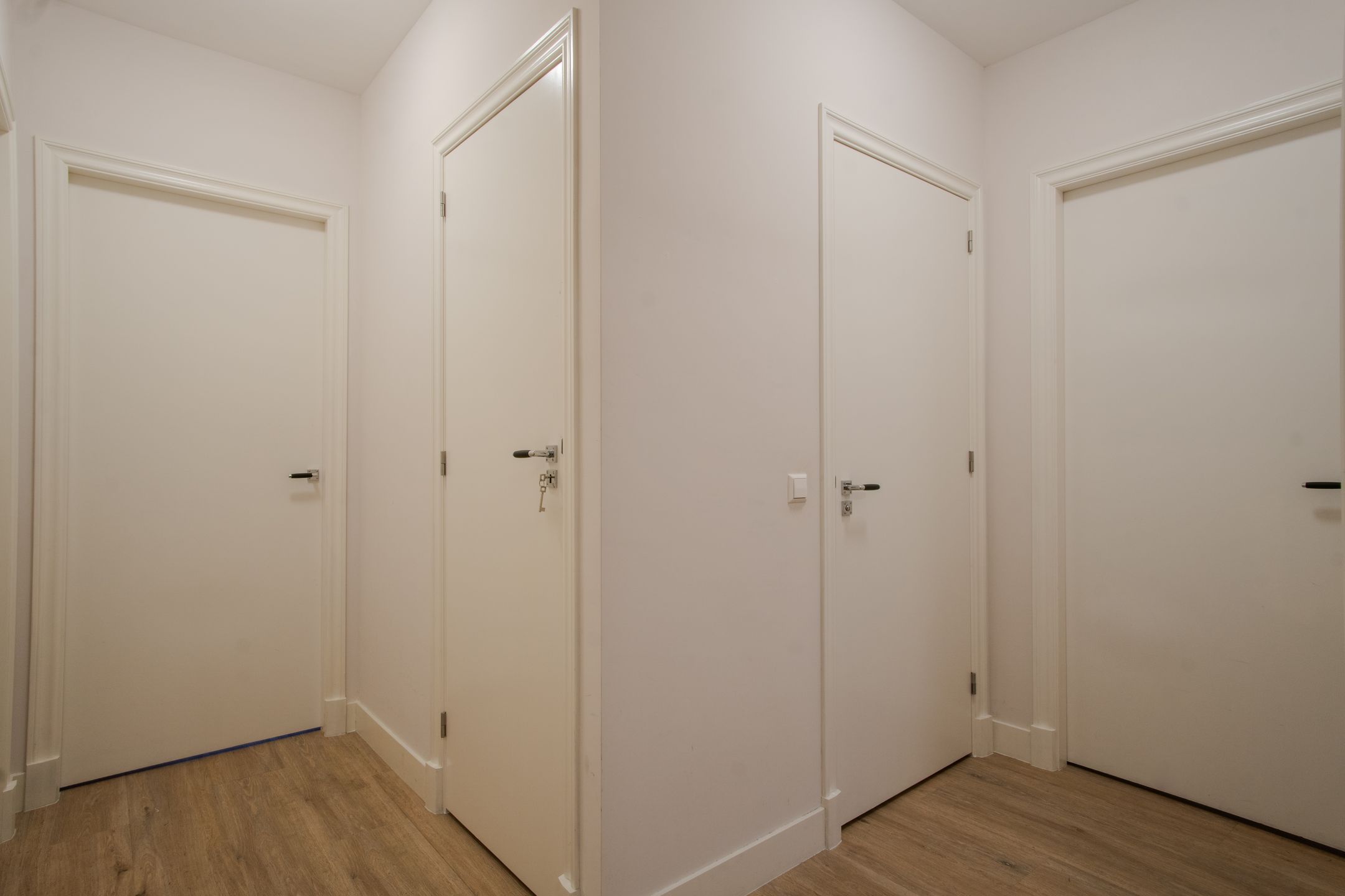 Photo 6 of Johannes van der Waalsstraat 56-H