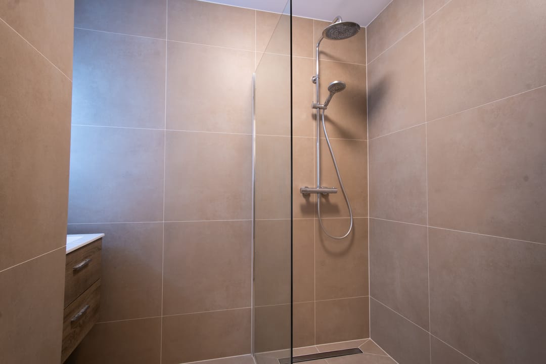 Photo 11 of Johannes van der Waalsstraat 56-H