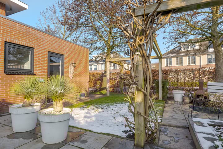 Photo 39 of van Lingenshoeve 12