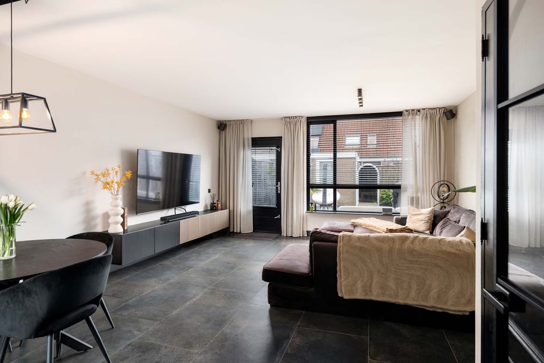 Photo 7 of Borstelgras 6