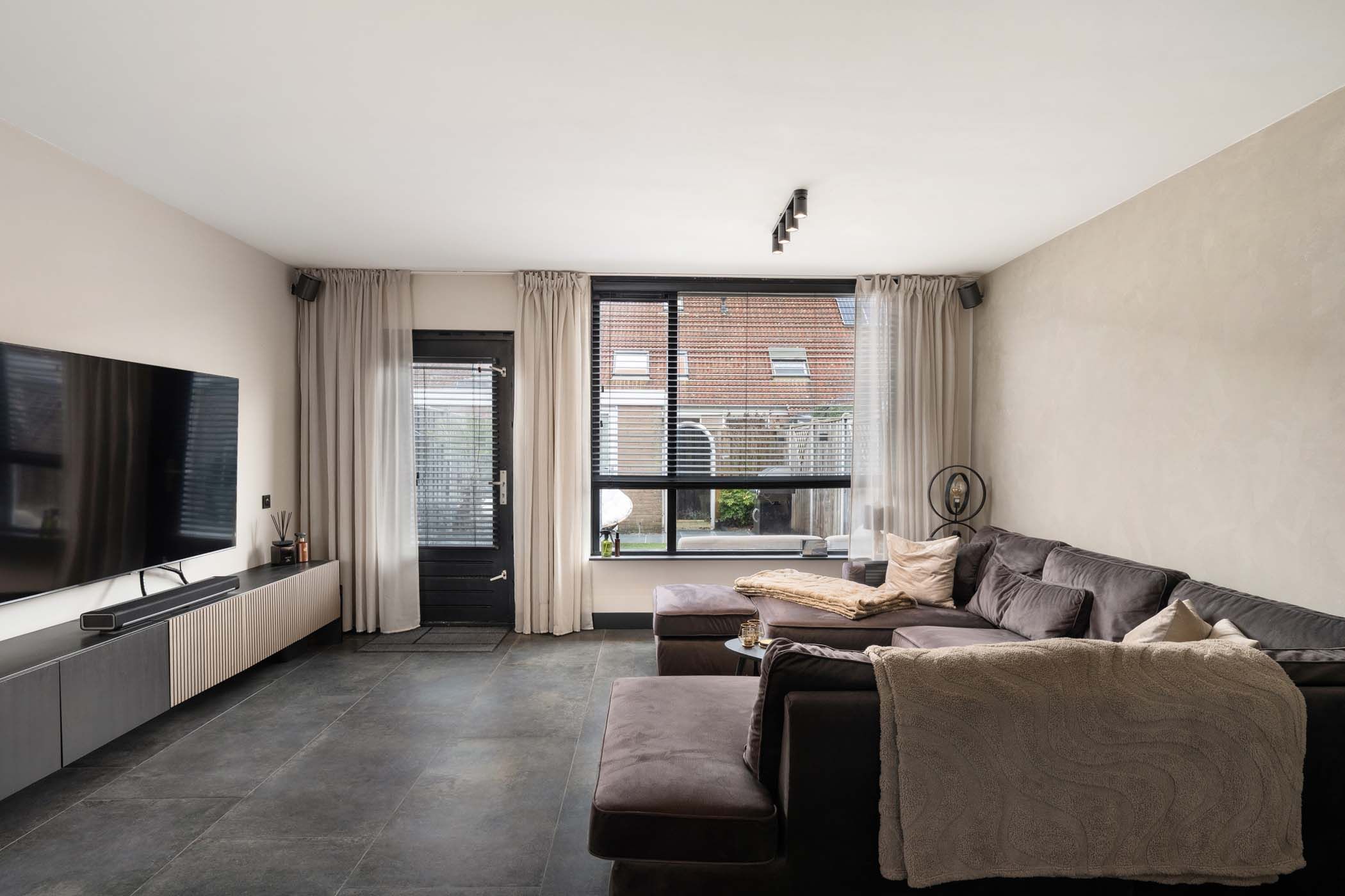 Photo 9 of Borstelgras 6