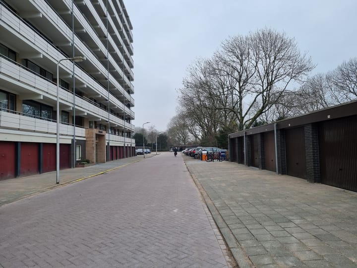 Foto 2 van Kloosplantsoen 104