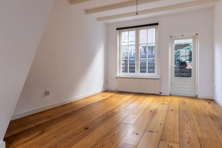 Photo 6 of Achterherengracht 1