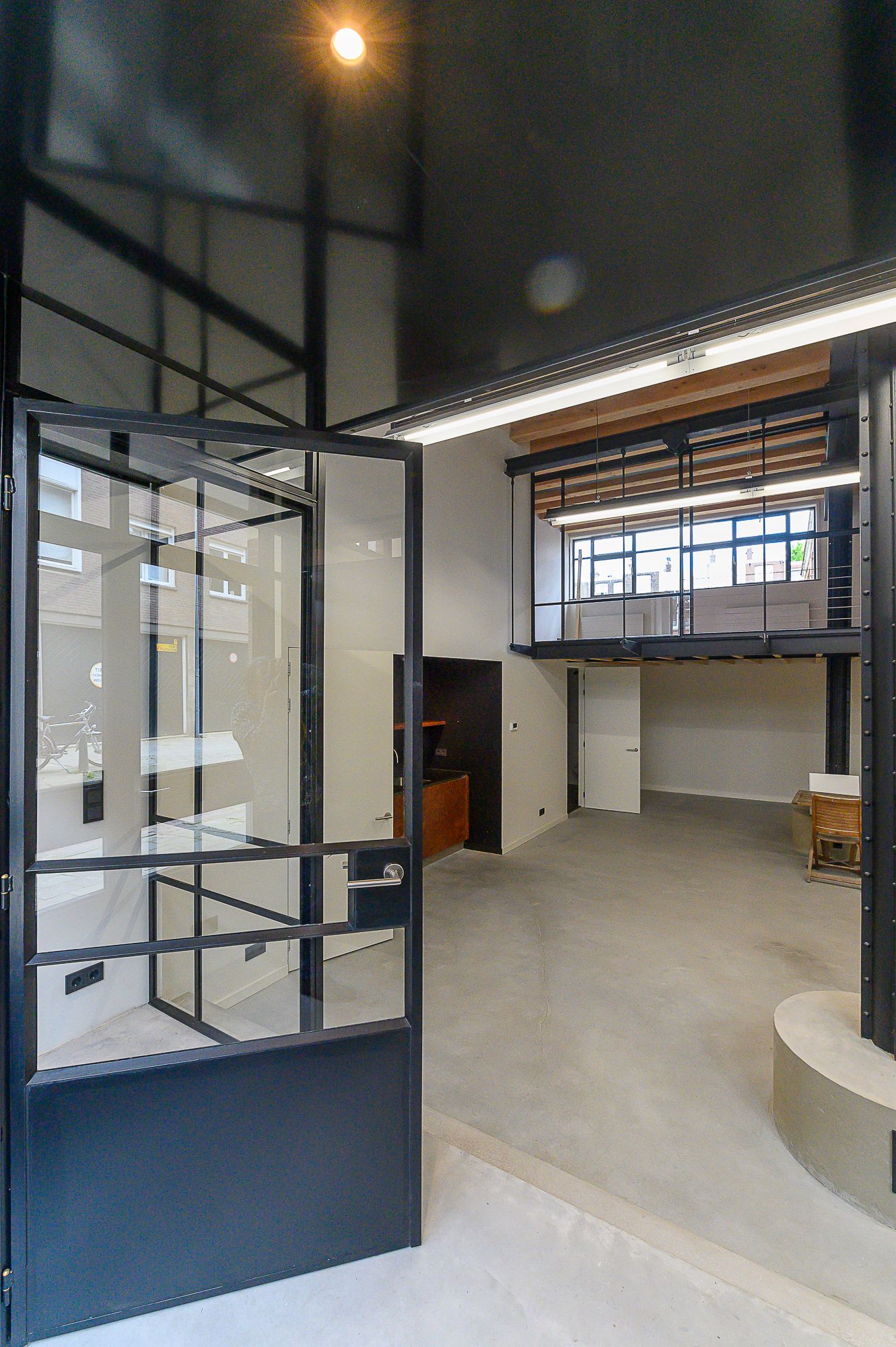 View photo 3 of Waterloostraat 122-C