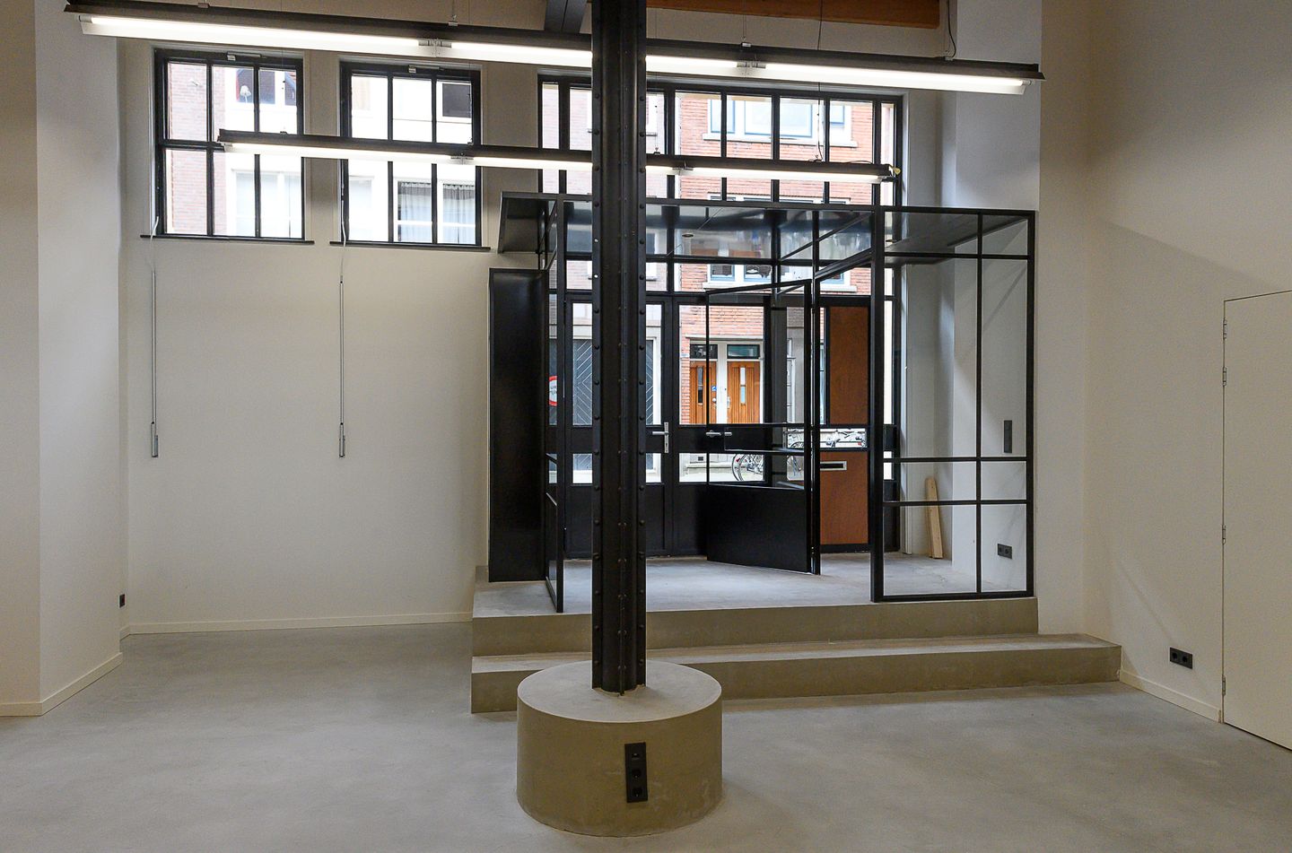 View photo 4 of Waterloostraat 122-C