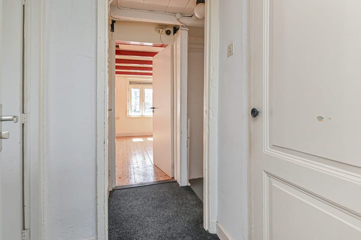 Photo 3 of Van Hogendorpstraat 7-A