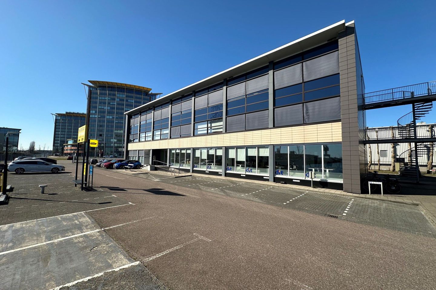 Bekijk foto 1 van Karel Doormanweg 5