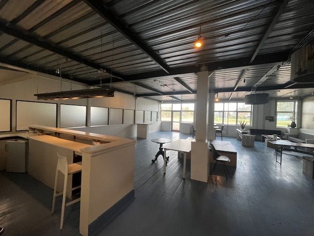 Bekijk foto 5 van Marinevliegkamp 320