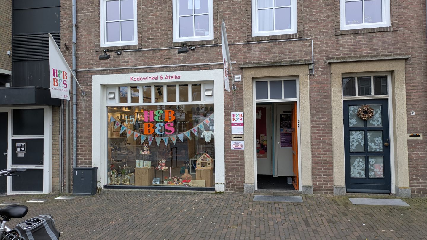 Bekijk foto 3 van Markt 6