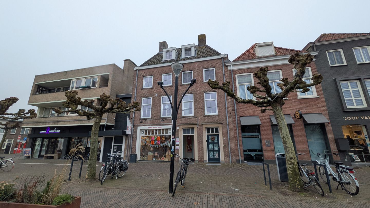 Bekijk foto 5 van Markt 6