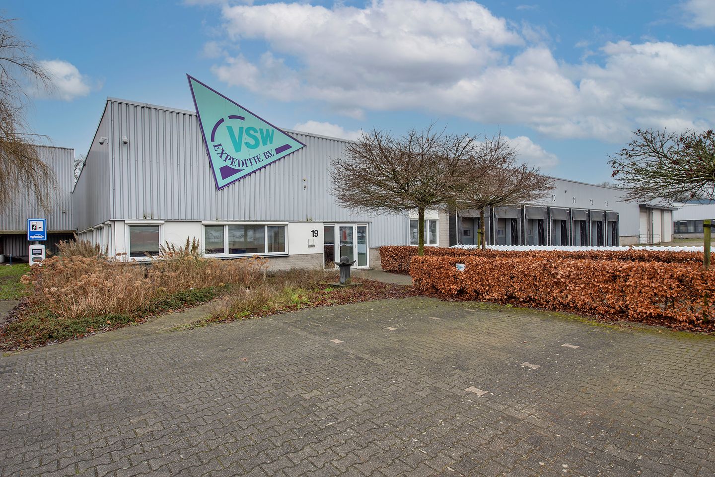 Bekijk foto 3 van Transportcentrum 19