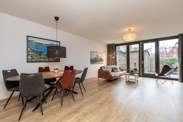 Foto 16 van Nobellaan 20