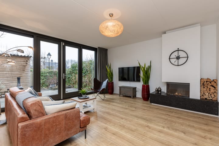 Foto 17 van Nobellaan 20