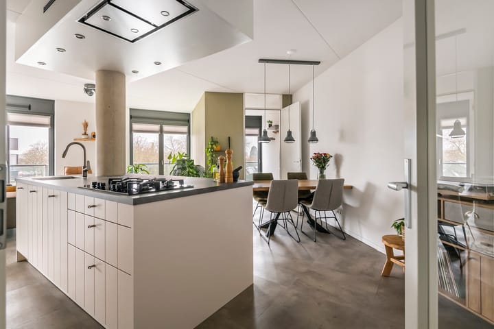 Photo 3 of Burgemeester Bruinemanstraat 56