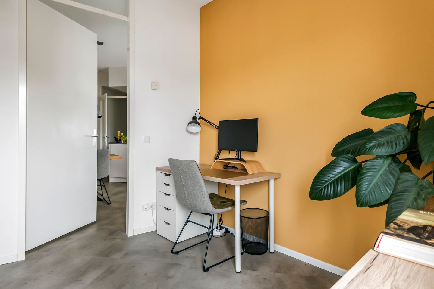 Photo 19 of Burgemeester Bruinemanstraat 56