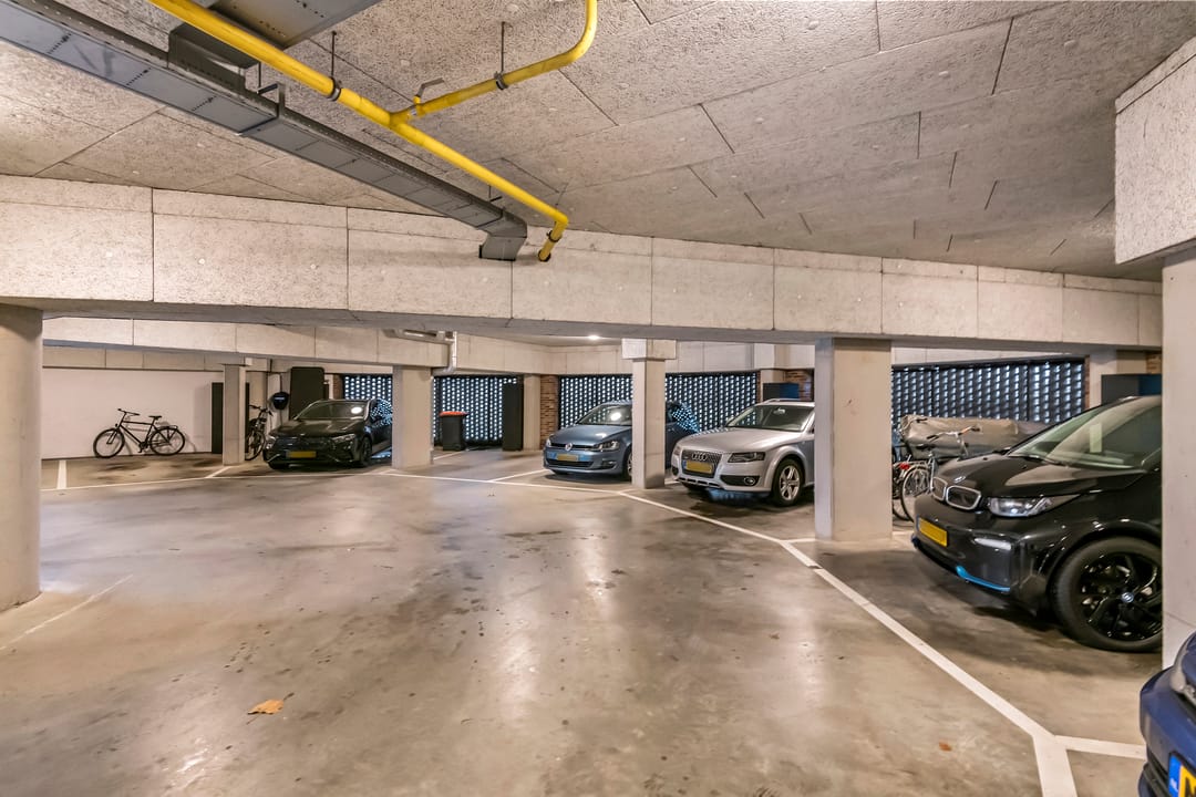 Photo 28 of Burgemeester Bruinemanstraat 56