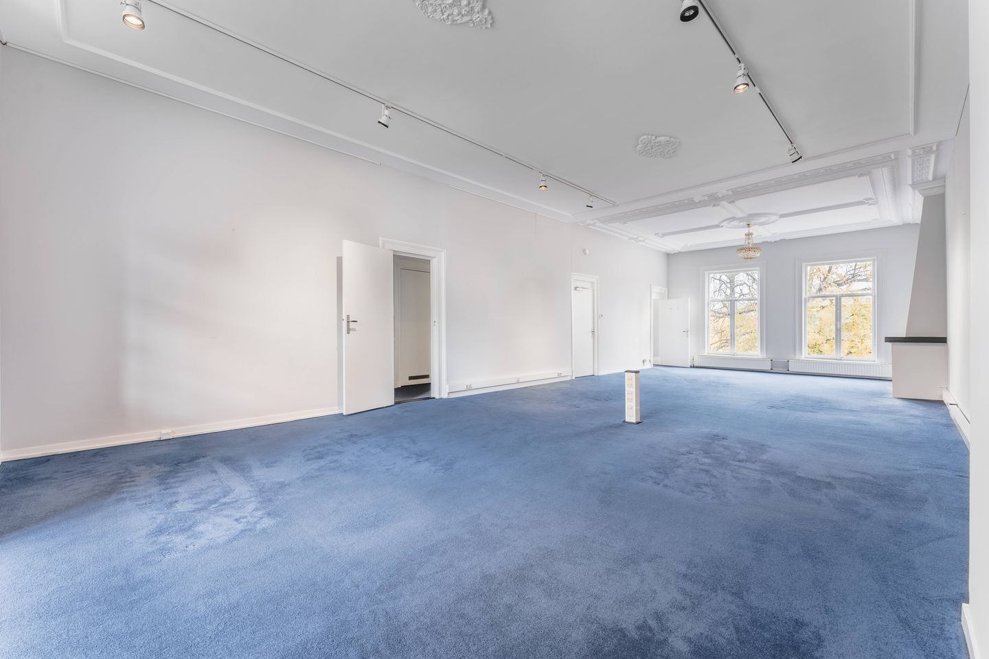 View photo 2 of Prinsessegracht 6