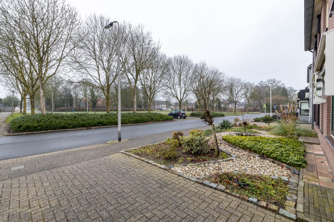 Foto 32 van De Zwaan 12