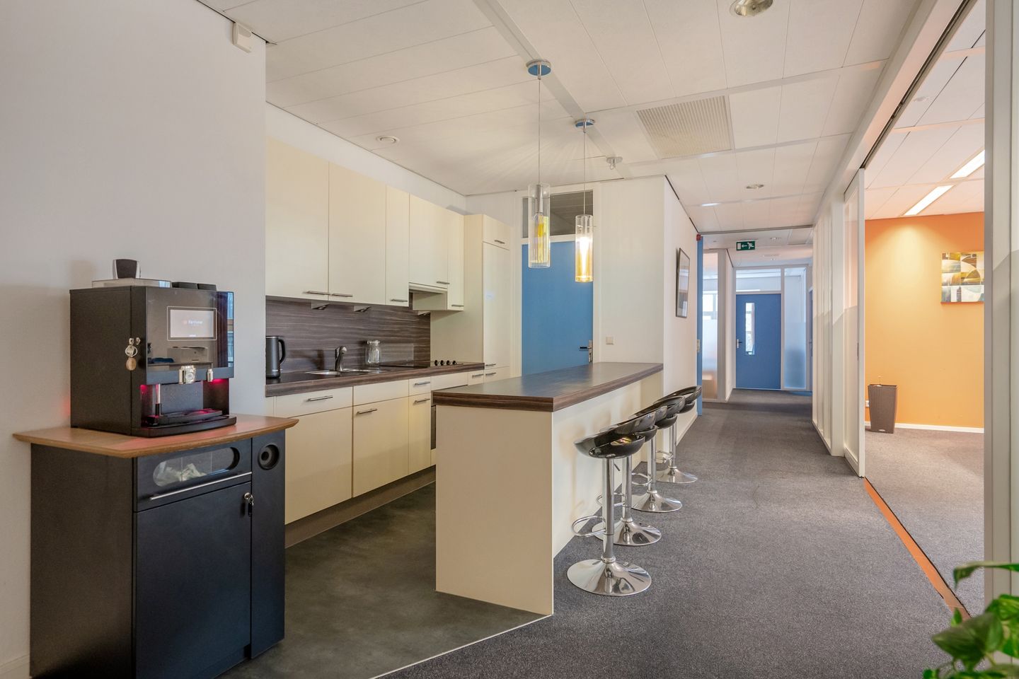 Bekijk foto 4 van Laan van Vredenoord 25