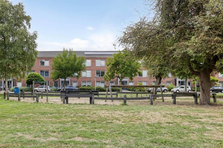 Photo 28 of Floreslaan 21