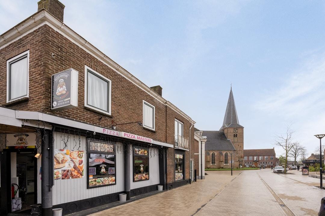 View photo 2 of Kerkstraat 4