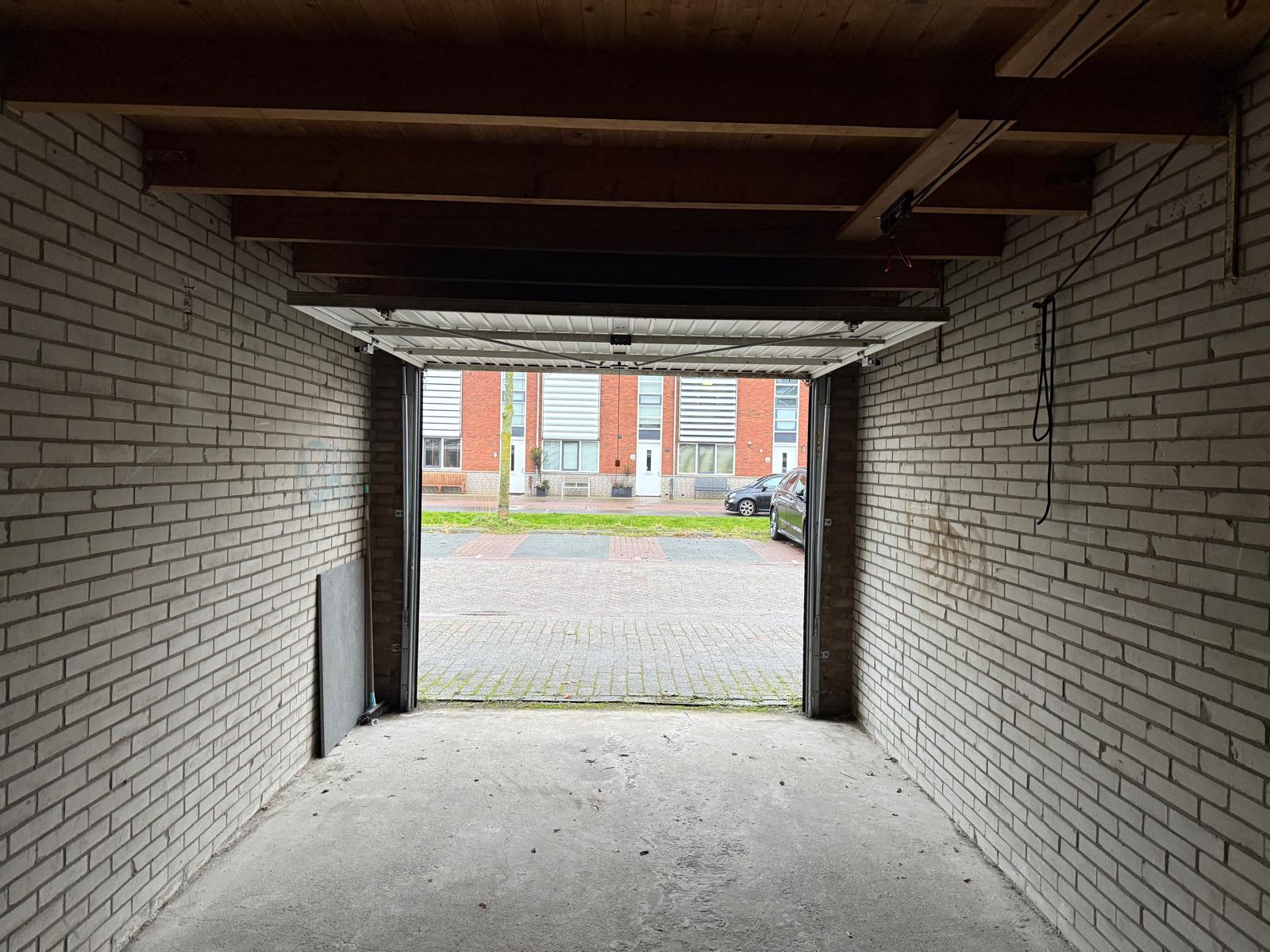 Photo 3 of Buitenjoght